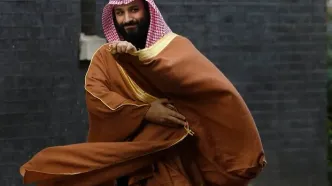 عکس | چهره کلافه محمد بن سلمان در کنار پدرش در مجلس مردانه در کودکی! / سوژه جدید کاربران عربستان با توجه به مشکل جدید در بودجه