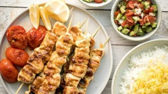 طرز تهیه جوجه کباب در ماهیتابه رژیمی آبدار و خوشمزه