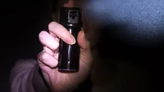 حمله دختر دانش‌آموز با گاز اشک‌آور به همکلاسی‌اش!