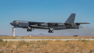 عکس | اولین تصویر از استقرار ۶ فروند هواپیمای بمب افکن غول پیکر B-52 آمریکا در پایگاه العدید قطر