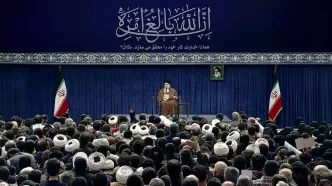 رهبر معظم انقلاب: نباید تردید کرد که عامل اصلی آنچه در سوریه اتفاق افتاد، در اتاق فرمان آمریکا و اسرائیل طراحی شده است/ برای این قرائنی داریم/ یک دولت همسایه سوریه هم در آن نقش دارد ولی نقشه‌کش اصلی آمریکا و رژیم صهیونیستی است