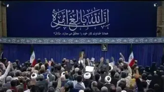 معنی آیه نصب شده در دیدار اقشار مختلف مردم با رهبر انقلاب