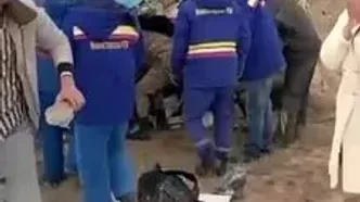 لحظه بیرون آوردن مسافران زنده از هواپیما در قزاقستان
