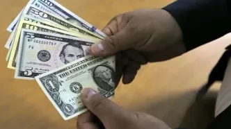 قیمت دلار امروز ۱۵ اردیبهشت عقب نشینی کرد