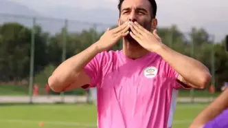 حنیف عمران زاده مربی چادرملو ماند!