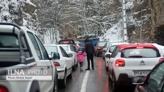 ترافیک سنگین در محور چالوس/بارش باران در جاده‌های ۱۴ استان کشور