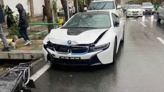 ببینید | وضعیت بد خودروی لوکس BMW بعد از تصادف با یک پژو در اتوبان صدر تهران