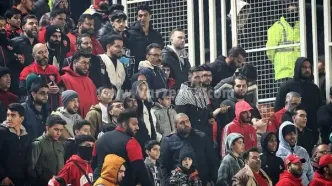 حرکات خلاف عرف ۲ تماشاگر زن در ورزشگاه آزادی؛ بازداشت شدند