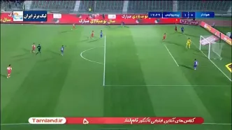 گل اول پرسپولیس توسط علیپور در دقیقه 17 / هوادار 0 - پرسپولیس 1