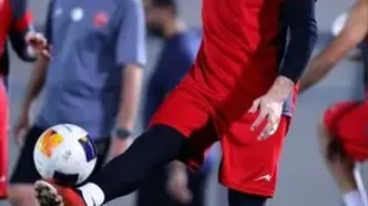 گلر الجزایری پرسپولیس در کنار مردم ایران