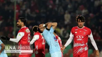 دیدار تیمهای فوتبال پرسپولیس تهران و گل گهر سیرجان