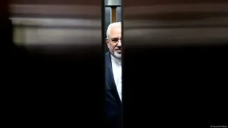 استایل متفاوت محمدجواد ظریف در مراسم تشییع‌پیکر شهدای جنگ ۱۲روزه اسرائیل علیه ایران + عکس
