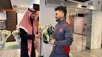 (عکس)استقبال از پرسپولیس در عربستان با گل رز