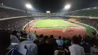 ورزشگاه آزادی مملو از هواداران استقلال شد؛ شور و هیجان وصف‌ناپذیر در آستانه دیدار با الشرطه