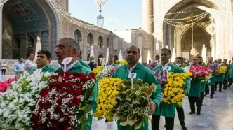 گل آرایی حرم امام رضا(ع) همزمان با شب نیمه شعبان+ فیلم