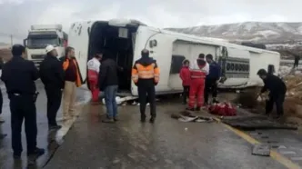 فاجعه در محور دلیجان به میمه: واژگونی اتوبوس با ۲ کشته