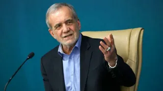 پزشکیان پشت فرمان تاکسی برقی نشست