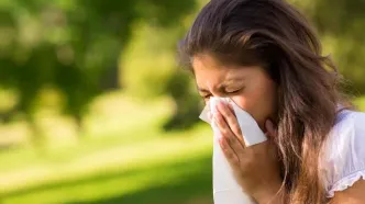 تاثیر پوشیدن این رنگ لباس ها بر تب یا آلرژی