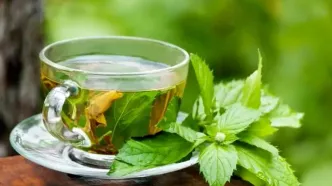 بهترین نوشیدنی‌ها برای درمان نفخ شکم