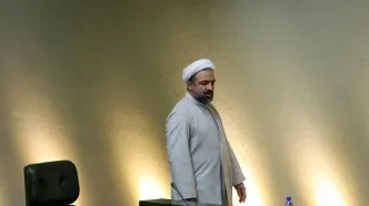 زیدآبادی به رسایی: ترامپ رو ول کن، خودت کجا ایستادی؟