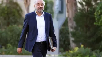 خبر خوش وزیر کار  از اقدامات جدید برای افزایش
حقوق کارمندان و کارگران /جزییات افزایش دستمزدها