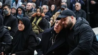 ویدئویی سوزناک از همسر زنده‌یاد منوچهر والی‌زاده در مراسم تشییع