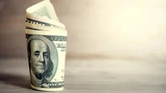 دلار افسار گسیخته به سوی قله ۹۸ هزار تومان!/ پیش بینی قیمت دلار ۹ اسفند ۱۴۰۳