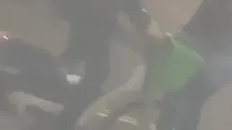 ضرب و شتم فرد هتاک به قرآن در مقابل کنسولگری ترکیه در لندن