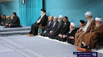 تصویری از گپ و گفت سید حسن خمینی و آملی لاریجانی در حاشیه دیدار رمضانی رهبر انقلاب با کارگزاران نظام/ آذری جهرمی هم دعوت بود