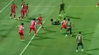 (ویدیو) سوپرگل شمس آذر به پرسپولیس در دقیقه ۱۲