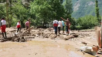 ببینید | رودخانه جاده رحیم‌آباد به اشکورات را بلعید