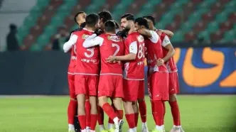 کاپیتان پرسپولیس با زانوی بانداژ شده  در آزادی به میادین برمی‌گردد