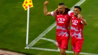 گل دوم پرسپولیس به ملوان توسط سردار دورسون