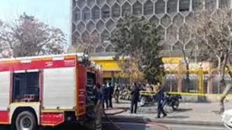 ببینید | مصدومیت سه آتش‌نشان در حادثه آتش‌سوزی لشکر