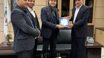 ایران صدای ایران را بیمه کرد ؛ بیمه نامه ۵۰ میلیارد ریالی برای حنجره سالار عقیلی