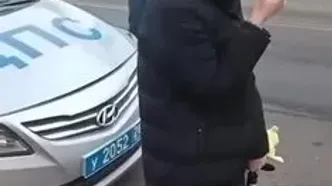 فیلم درد روحی دختر پس از توقیف خودرو / پلیس به سرنوشت او می‌خندد