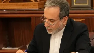 پیام تسلیت عراقچی برای درگذشت اکبر اعتماد