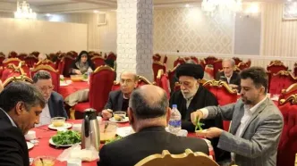 حضور شخصیت‌های سیاسی در افطاری «روزنامه مستقل»؛ فائزه هاشمی، عباس آخوندی و معاون پزشکیان