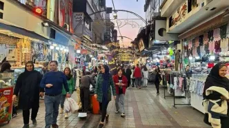 از نظر روزنامه کیهان بازار شب عید شلوغ است!