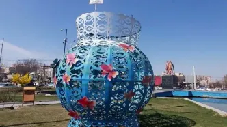 شهر ارومیه به استقبال نوروز می‌رود/آغاز کاشت بوته های گل، نصب المان‌های بهاری و خانه تکانی شهری در ارومیه