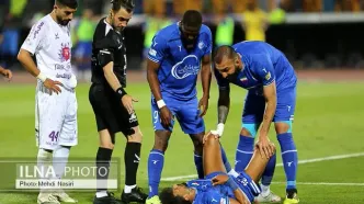 دیدار تیمهای فوتبال استقلال و هوادار