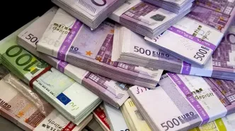 قیمت دلار و سایر ارزها امروز پنجشنبه ۴ اردیبهشت ۱۴۰۴/ یورو در آستانه سقوط به این کانال