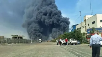 آتش در بندر شهید رجایی به‌زودی تحت کنترل قرار می‌گیرد