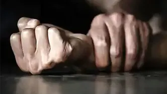 دست‌درازی هولناک چند مرد به زن مسافر در اتاقش