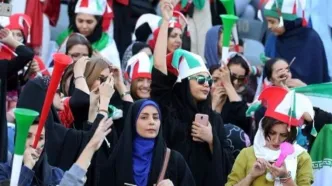 زنان در مشهد به ورزشگاه می روند