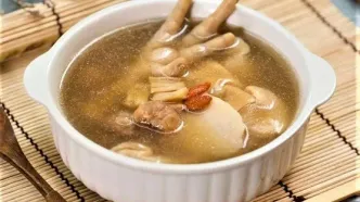 تاثیر باورنکردنی پای مرغ در از بین بردن چروک صورت