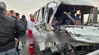 برخورد پژو با مینی‌بوس مدرسه، ۱۳ دانش‌آموز مصدوم شدند