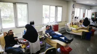 اهدای خون به مجروحان انفجار در بندر شهید رجایی