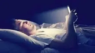 استفاده از گوشی در رختخواب، خوابتان را می‌دزدد!