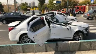 نجات معجزه آسای یک راننده از پژو ۲۰۷ مچاله شده+ عکس
